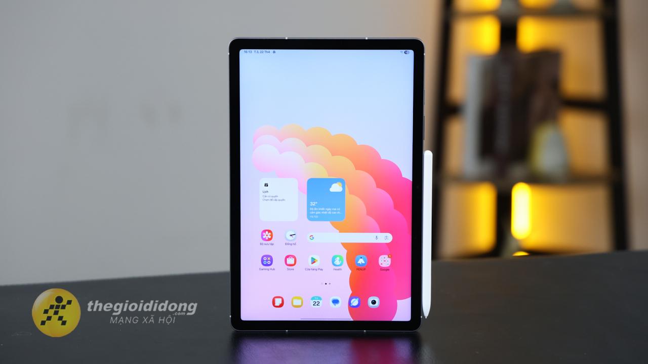 Máy có màn hình 10.9 inch, hỗ trợ S Pen và thiết kế mỏng nhẹ. Ảnh: Thế Giới Di Động.