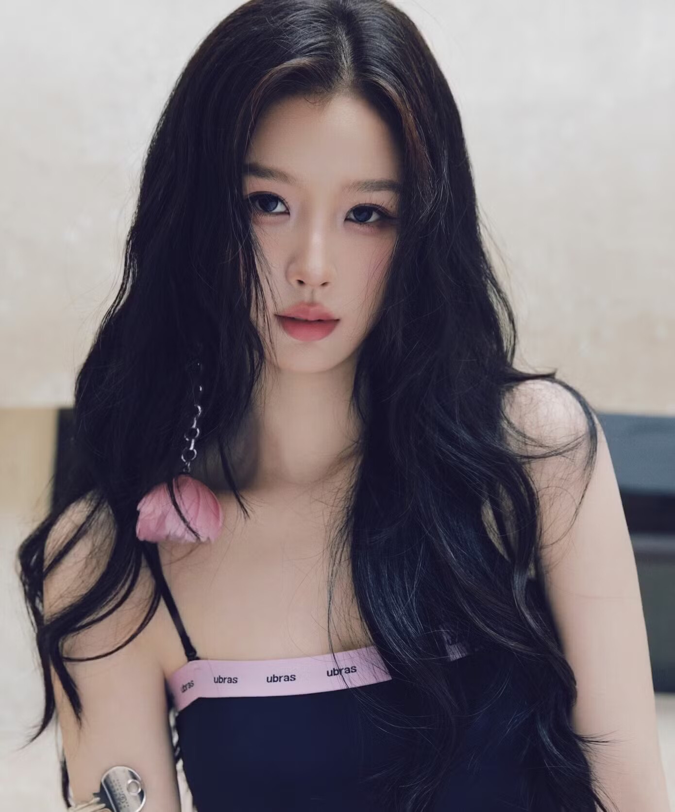 Quy định mới khiến Tống Tổ Nhi phải dùng tên thật là Tôn Phàm Thanh. Nhiều sao hạng A chịu thiệt vì nhiều nét chữ trong họ.