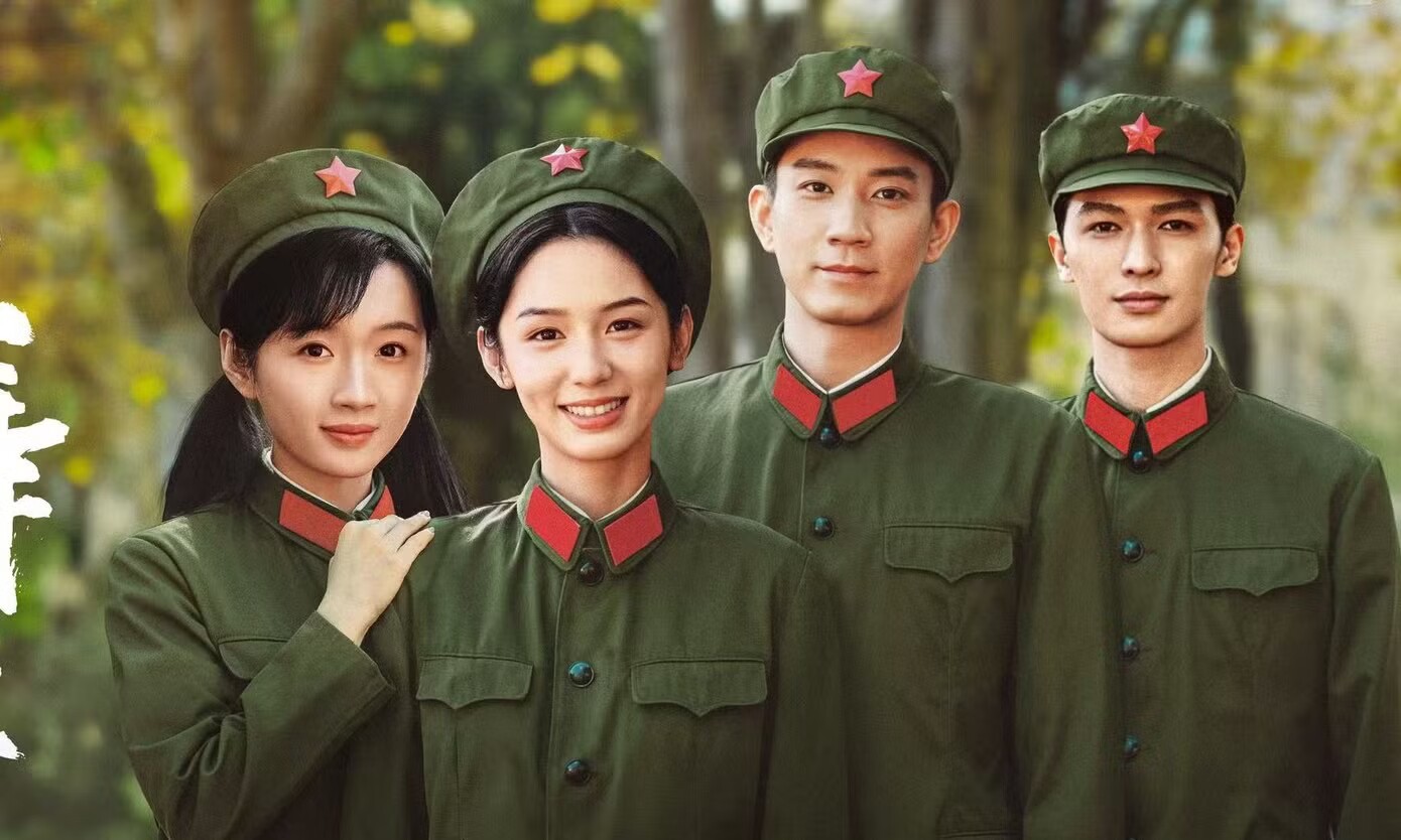 Châu Dã vốn là nữ chính, nổi tiếng nhất đoàn phim, nhưng giờ đây cô bị đẩy xuống vị trí thứ 3.