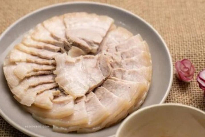 Nước luộc thịt có nên dùng để nấu canh? Chuyên gia chỉ ra lợi ích và những lưu ý quan trọng