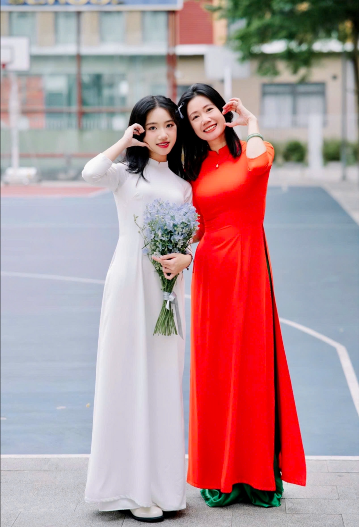 Huyền Anh và mẹ của em.