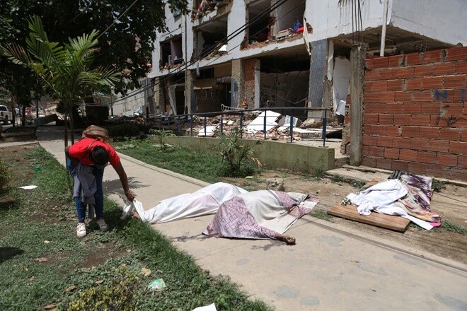 Số người tử vong sau hai trận động đất kép tại Venezuela đã lên đến hàng trăm. Ảnh: AP