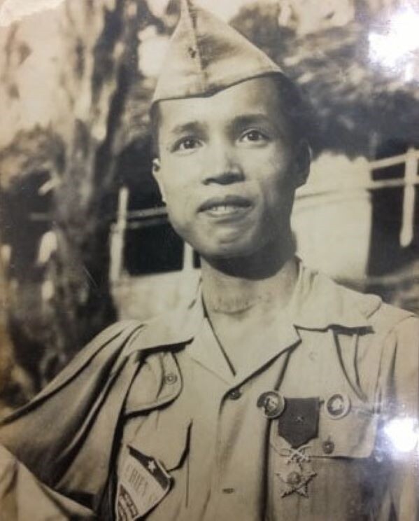 Anh hùng lực lượng vũ trang nhân dân La Văn Cầu, năm 1952. Ảnh tư liệu