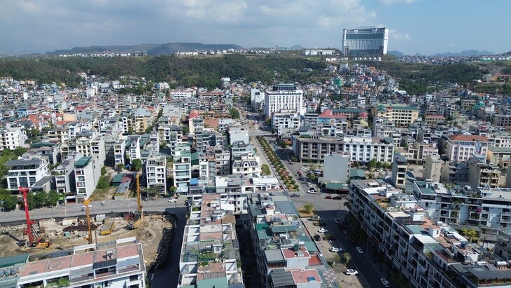 Quảng Ninh chính thức đạt tiêu chí đô thị loại I. Ảnh: Tiến Sinh