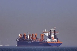Mỹ tố Iran nổ súng vào tàu hàng, Liên hợp quốc hoãn kế hoạch hộ tống qua Hormuz