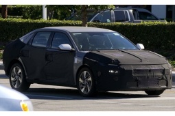 Hyundai Elantra phiên bản nâng cấp chạy thử nghiệm trên đường phố