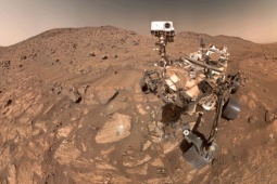 Xe tự hành NASA phát hiện hàng trăm dấu vết nghi là sự sống trên Sao Hỏa