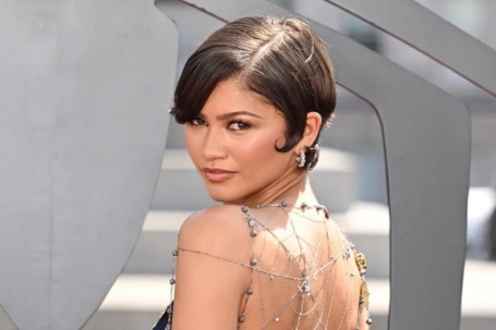 Zendaya mặc váy mạng nhện ra mắt 'Spiderman'