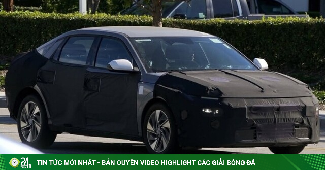 Hyundai Elantra phiên bản nâng cấp chạy thử nghiệm trên đường phố