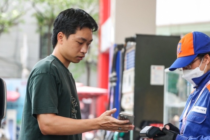 Giá xăng dầu hôm nay 27/6: Dầu thế giới lao dốc, trong nước duy trì mức thấp