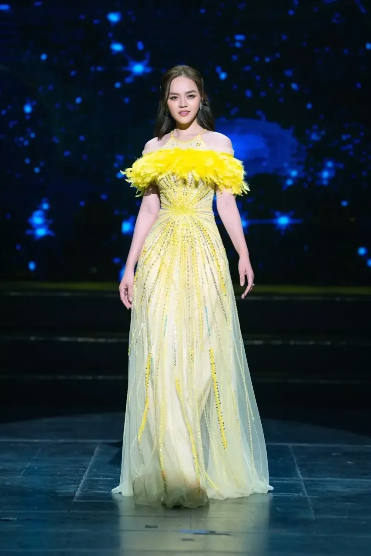 Thu Quỳnh trên sàn catwalk năm 2025. Ảnh: Trương Gia Huy