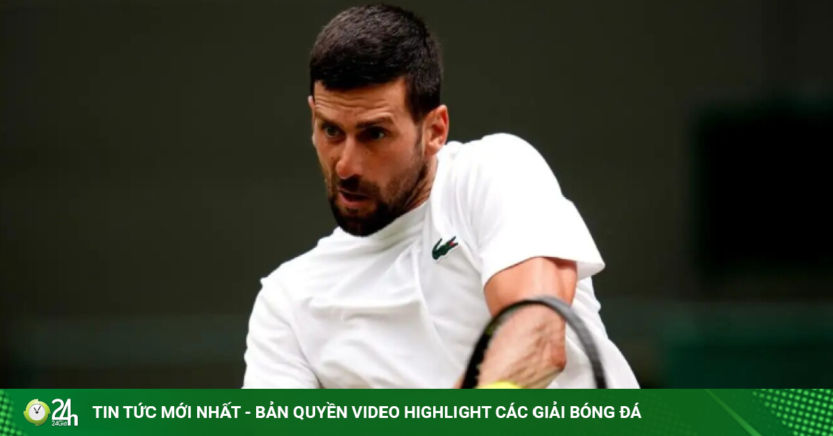 Djokovic thắng trận đầu tiên trên sân cỏ, gửi "cảnh báo" tới Sinner ở Wimbledon