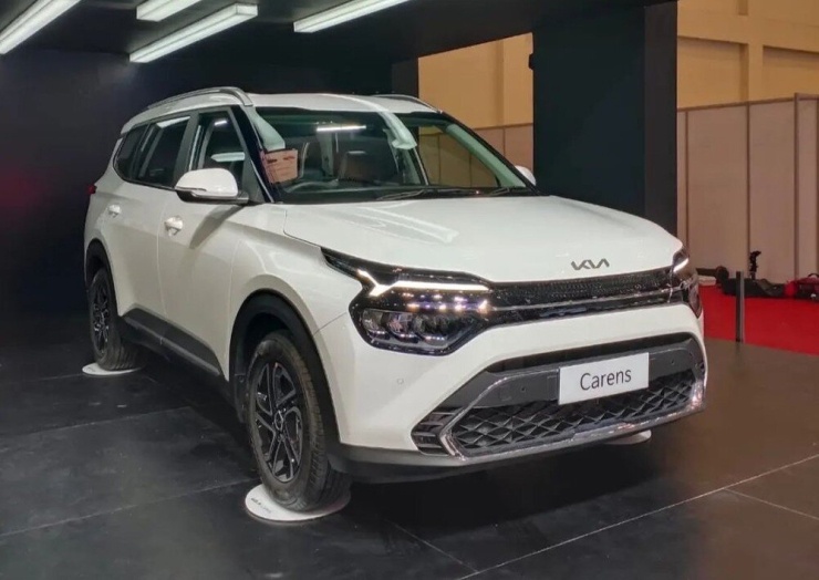 KIA Carens bán được 2.067 xe sau 5 tháng đầu năm, tăng mạnh so với cùng kỳ năm trước. Ảnh: THACO AUTO