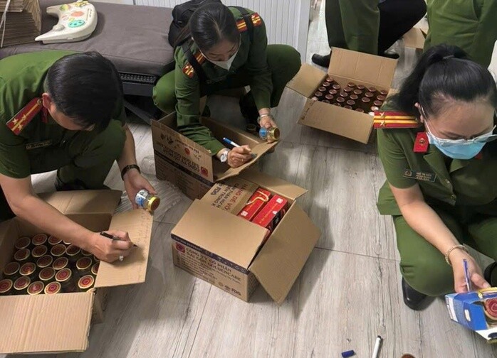 Lực lượng chức năng kiểm tra sản phẩm