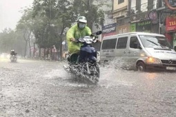 Cảnh báo dông lốc nội thành Hà Nội