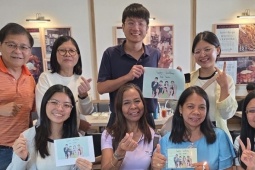 Đưa cả gia đình từ Singpore sang Philippines thăm giúp việc cũ