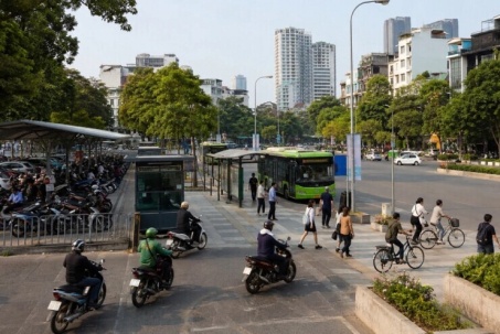 Hà Nội giải đáp câu hỏi “Dân vào vùng phát thải thấp, thì gửi xe ở đâu?”