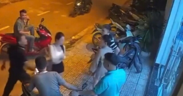 Công an xác minh vụ cô gái bị tát trước quán karaoke ở Ninh Bình