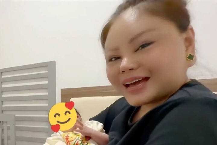 Ảnh sao 28/6: Lê Giang cưng nựng con gái của Lê Lộc