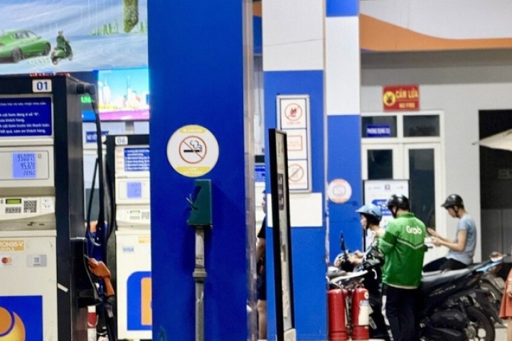 Chính phủ ban hành thí điểm một số chính sách trong triển khai lộ trình sử dụng xăng E10