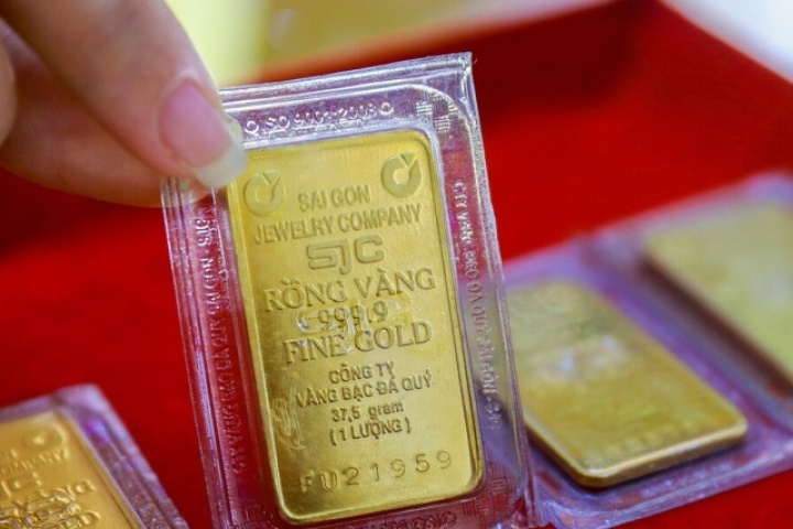 Cho mượn vàng nhưng bạn chỉ chịu trả tiền, tôi phải làm sao?
