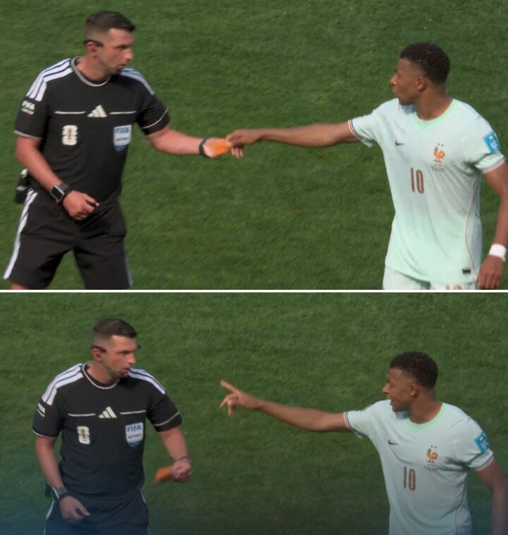 Mbappe yêu cầu trọng tài mang băng đội trưởng của mình cho cầu thủ khác.
