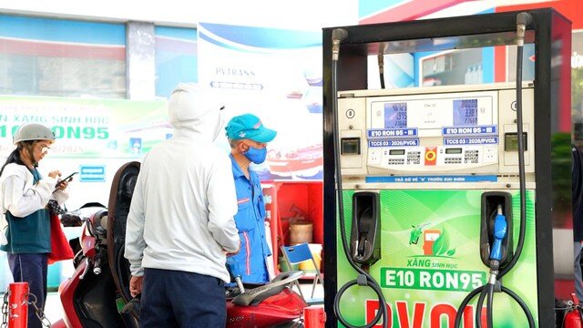 Chính phủ ban hành thí điểm một số chính sách trong triển khai lộ trình sử dụng xăng E10