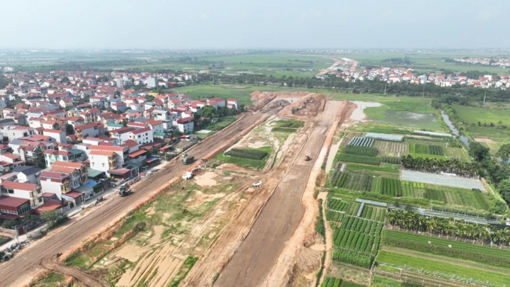 Dòng tiền chuyển sang các sản phẩm ở thật.
