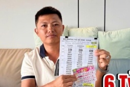 Trúng độc đắc xổ số miền Nam, người đàn ông đưa cả nhà đi đổi thưởng