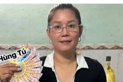 Đại lý tìm khách hàng trúng độc đắc 32 vé xổ số miền Nam