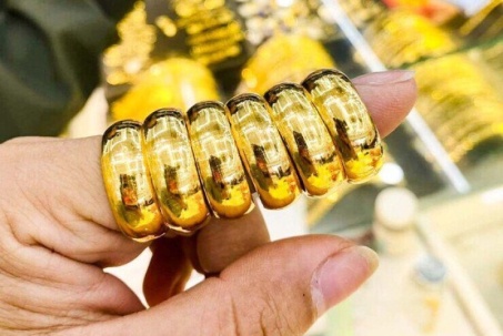 Giá vàng hôm nay 28/6/2026 hồi phục sau cú rơi dưới 4.000 USD, áp lực chưa vơi