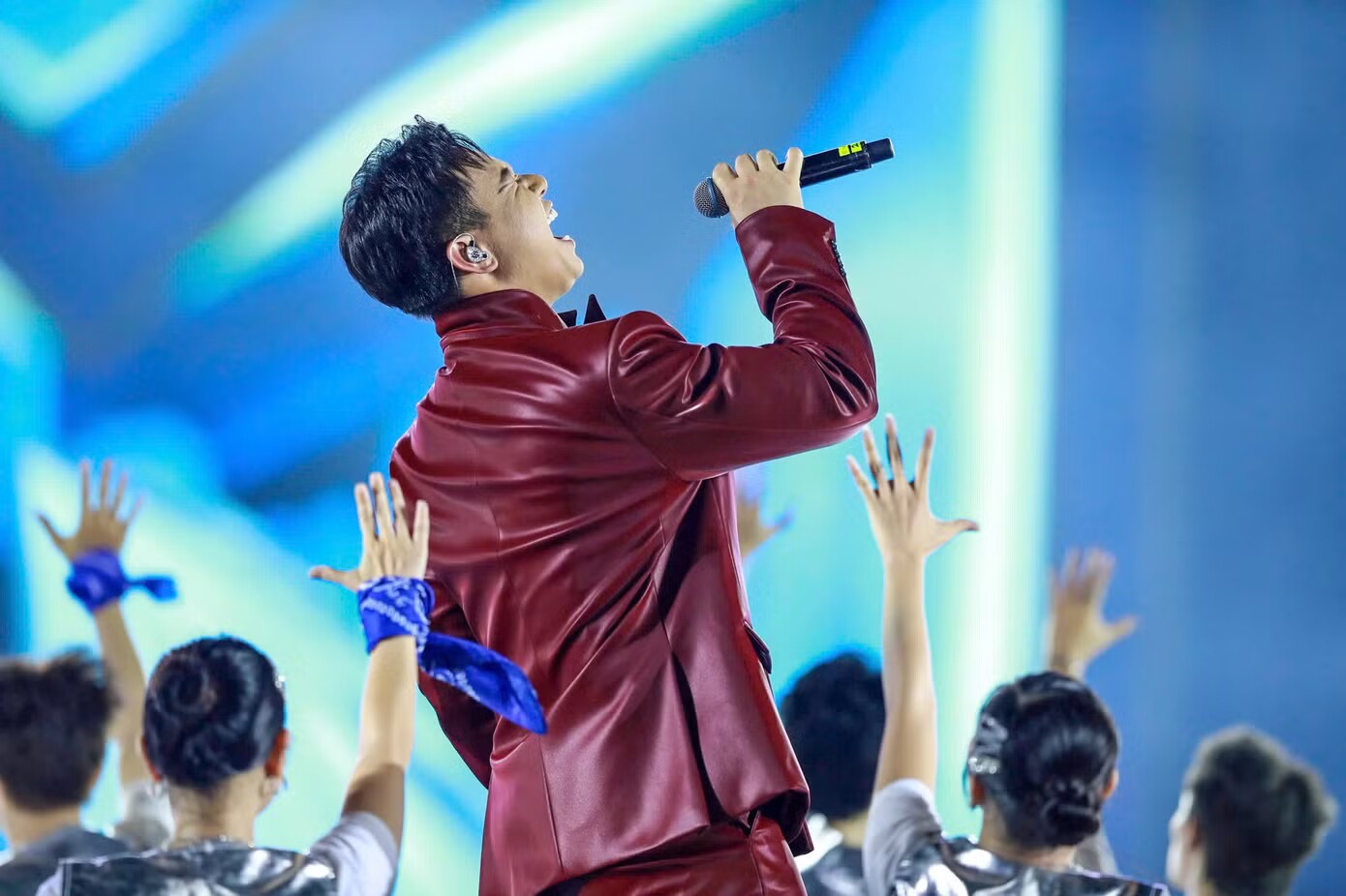 Toàn cảnh concert Thanh xuân khiến 20.000 khán giả Hà Nội đứng ngồi không yên - 49