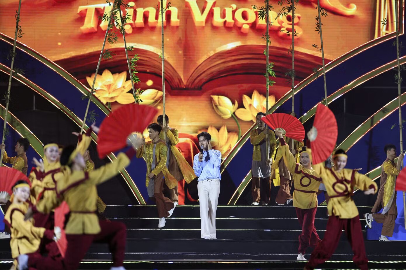 Toàn cảnh concert Thanh xuân khiến 20.000 khán giả Hà Nội đứng ngồi không yên - 56