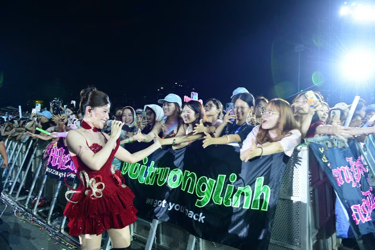 Toàn cảnh concert Thanh xuân khiến 20.000 khán giả Hà Nội đứng ngồi không yên - 57