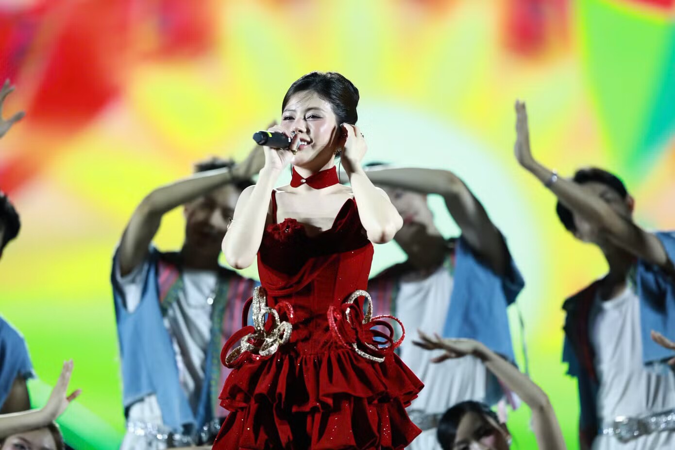 Toàn cảnh concert Thanh xuân khiến 20.000 khán giả Hà Nội đứng ngồi không yên - 58