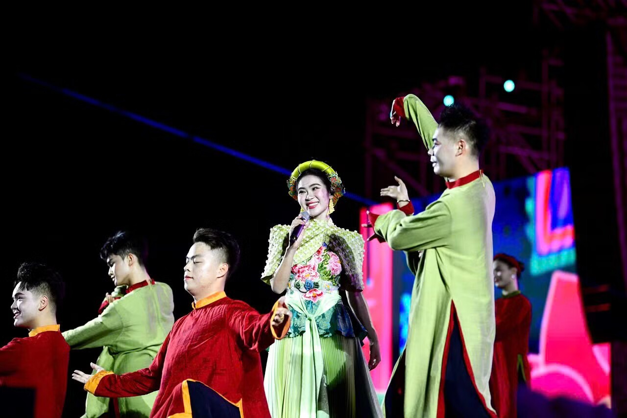 Toàn cảnh concert Thanh xuân khiến 20.000 khán giả Hà Nội đứng ngồi không yên - 70