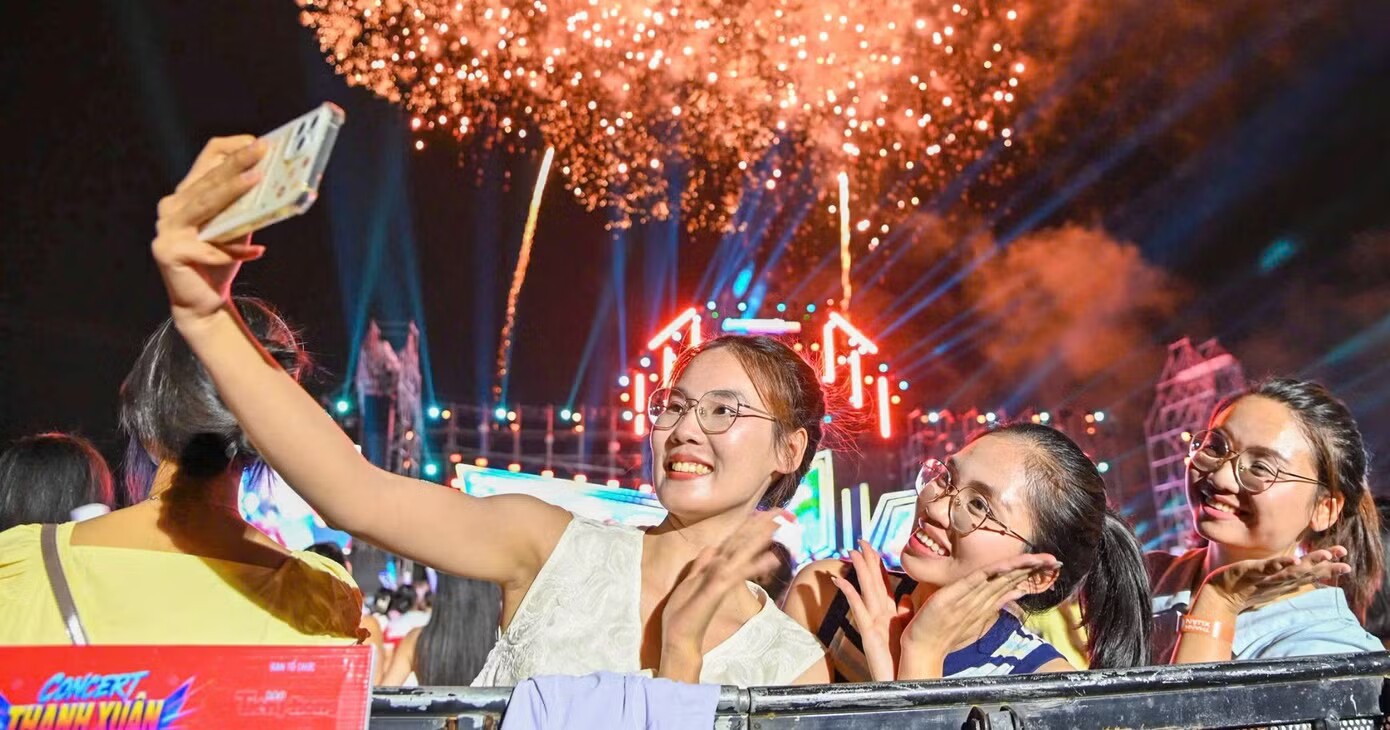 Toàn cảnh concert Thanh xuân khiến 20.000 khán giả Hà Nội đứng ngồi không yên - 74
