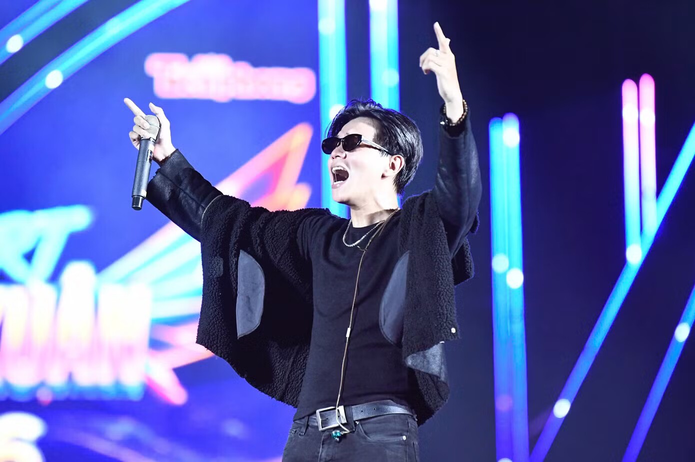 Toàn cảnh concert Thanh xuân khiến 20.000 khán giả Hà Nội đứng ngồi không yên - 78