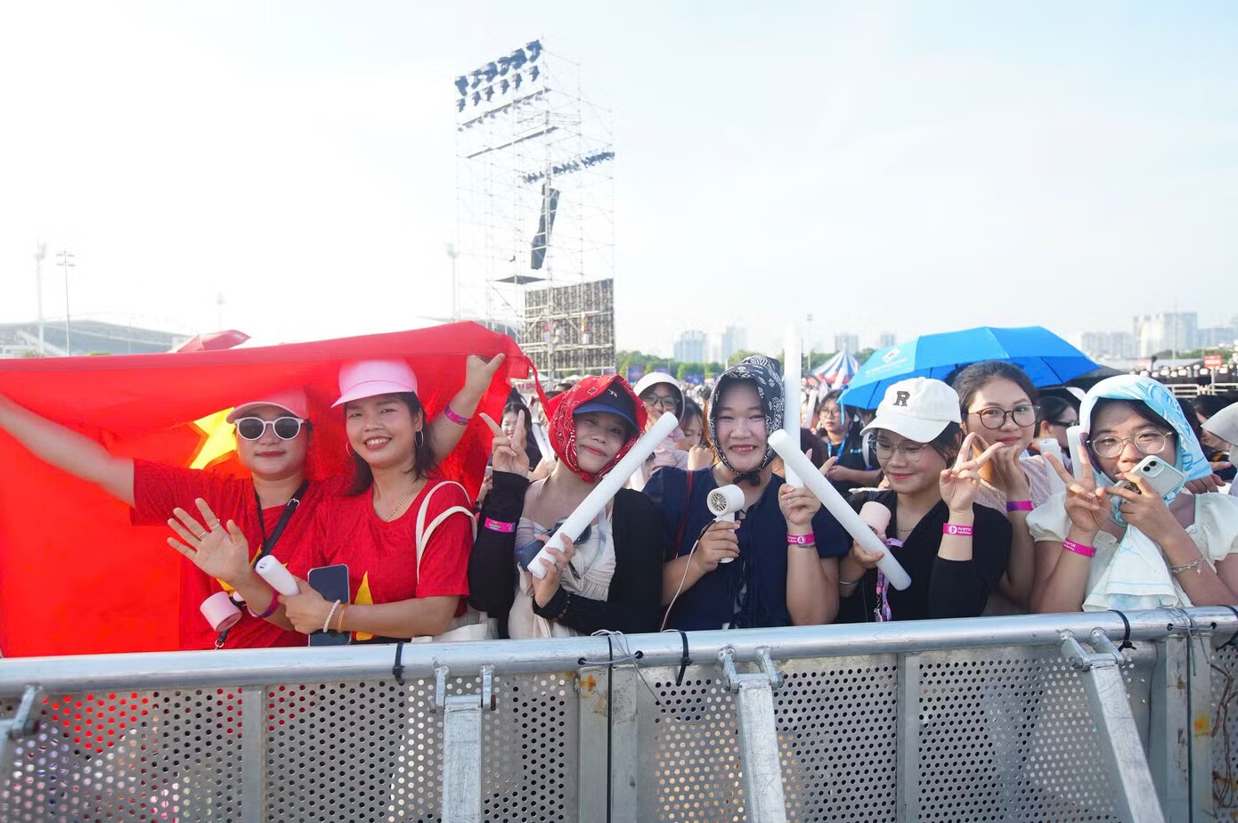 Toàn cảnh concert Thanh xuân khiến 20.000 khán giả Hà Nội đứng ngồi không yên - 10