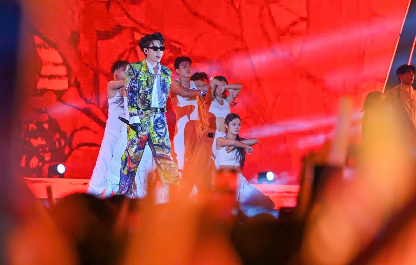 Toàn cảnh concert Thanh xuân khiến 20.000 khán giả Hà Nội đứng ngồi không yên - 27