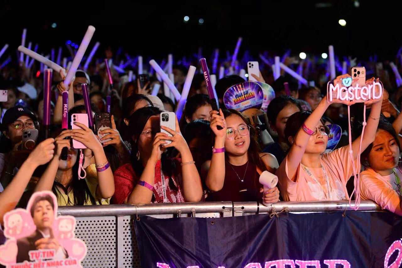 Toàn cảnh concert Thanh xuân khiến 20.000 khán giả Hà Nội đứng ngồi không yên - 29