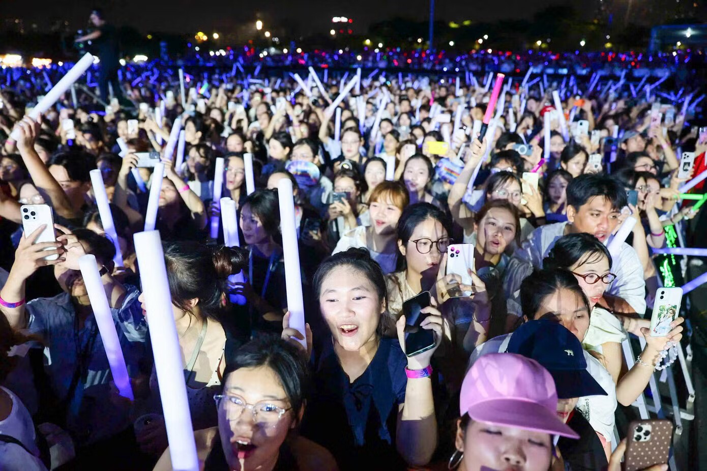 Toàn cảnh concert Thanh xuân khiến 20.000 khán giả Hà Nội đứng ngồi không yên - 31