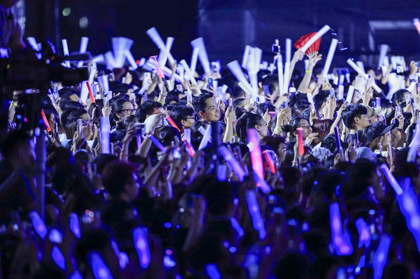 Toàn cảnh concert Thanh xuân khiến 20.000 khán giả Hà Nội đứng ngồi không yên - 34