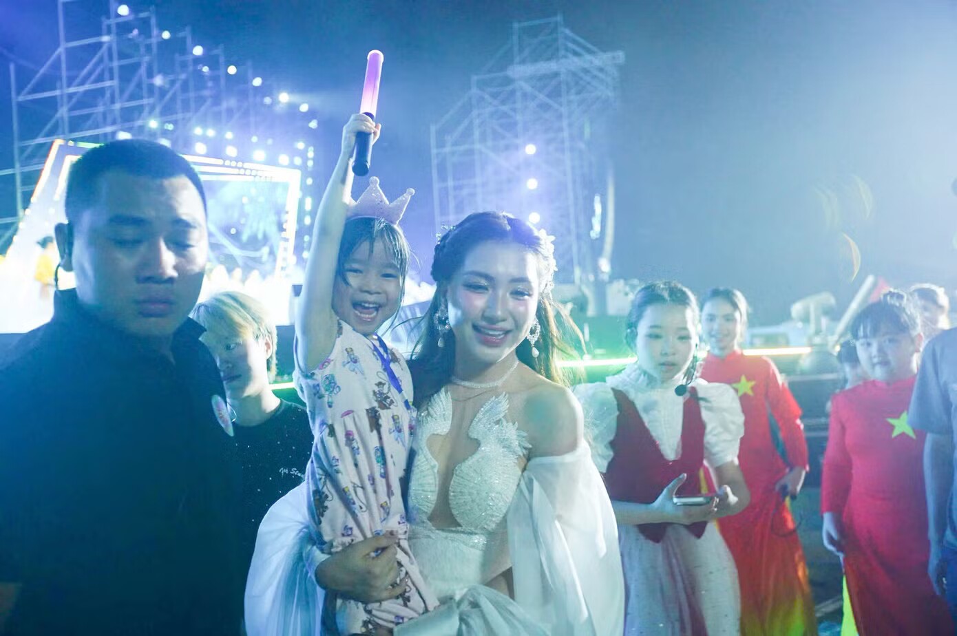 Toàn cảnh concert Thanh xuân khiến 20.000 khán giả Hà Nội đứng ngồi không yên - 44