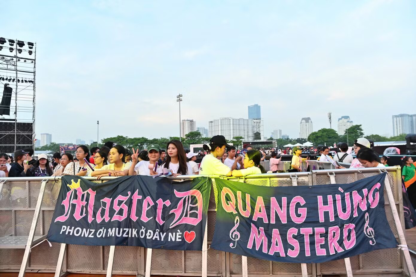 Toàn cảnh concert Thanh xuân khiến 20.000 khán giả Hà Nội đứng ngồi không yên - 5
