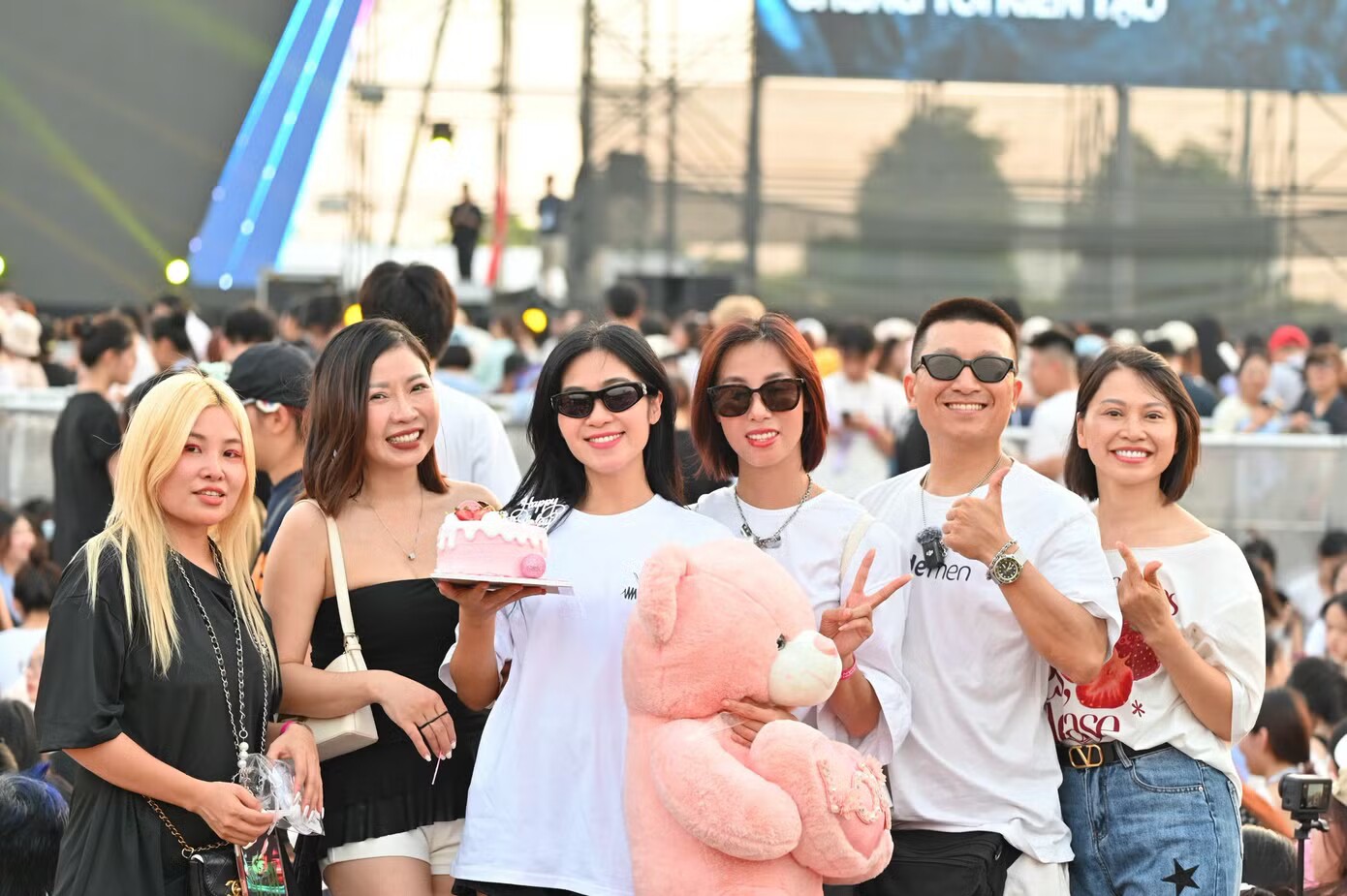 Toàn cảnh concert Thanh xuân khiến 20.000 khán giả Hà Nội đứng ngồi không yên - 7