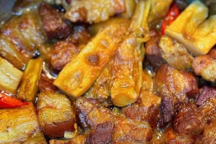 Loại rau ít calo, giàu chất xơ, nhiều dưỡng chất, đem kho thịt cùng gia vị đặc biệt này thành món ngon hấp dẫn