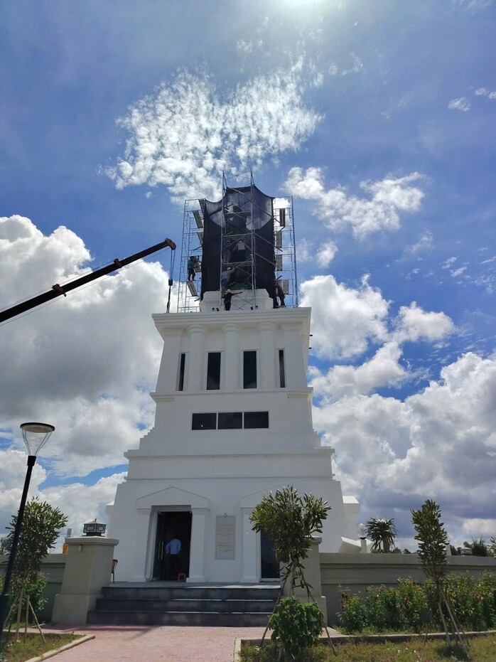 Công trình tượng cảnh quan "Nữ thần khai phóng" tại Khu đô thị E.City Tân Đức, xã Đức Hòa, tỉnh Tây Ninh.