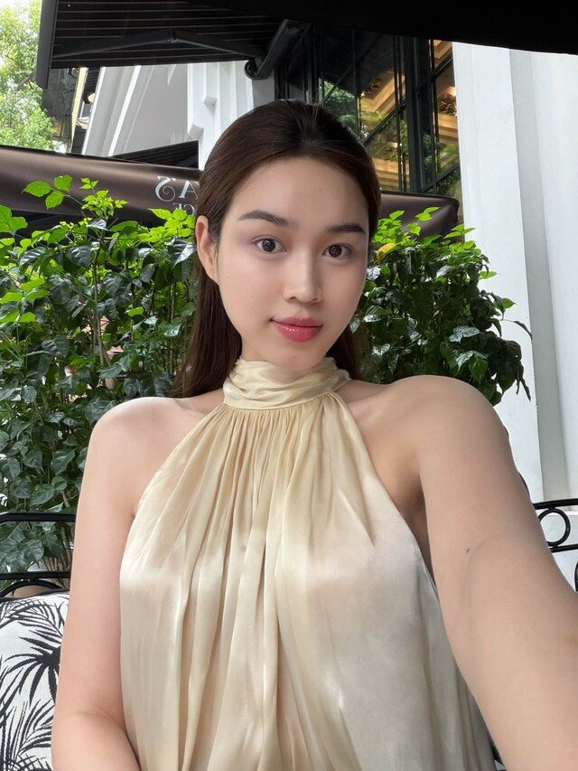 Gương mặt của Hoa hậu Đỗ Thị Hà hiện tại bầu bĩnh hơn so với trước.