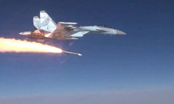 Tiêm kích Su-35S Nga phóng tên lửa R-37M trong hình ảnh công bố hồi năm 2020. Ảnh: BQP Nga
